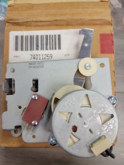 Whirlpool Range Door Latch. Part #74011259