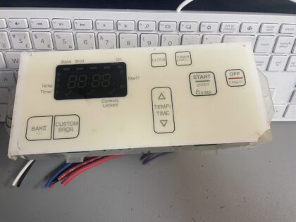 Whirlpool Range Oven Control Board -Used. Part #9755992