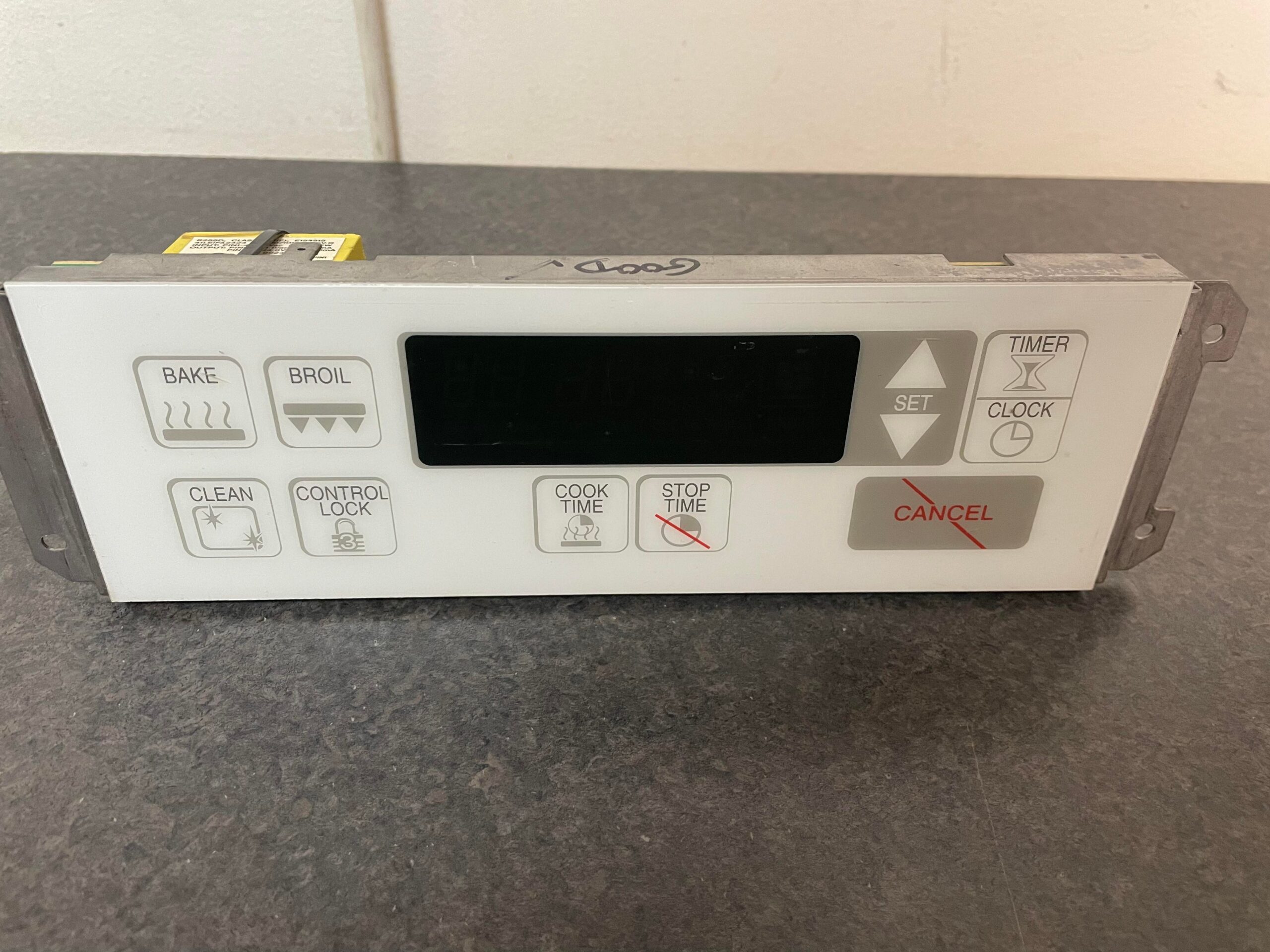 Whirlpool Range Electronic Control – Used. Part #7601P557-60